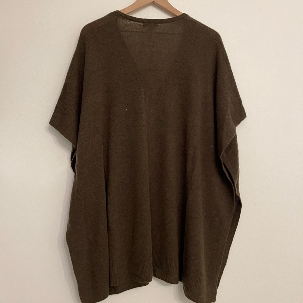 New with tags Nordstrom wool cashmere Olive green Poncho Sweater one size - Picture 4 of 4